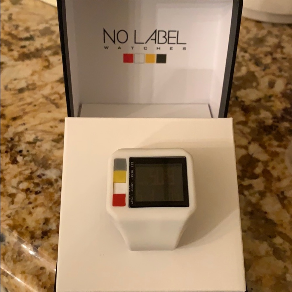 No label watch
